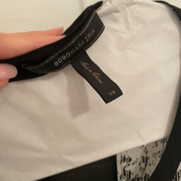 Gorgeous BCBGMAXAZRIA asymmetrical top blouse - Picture 7 of 8